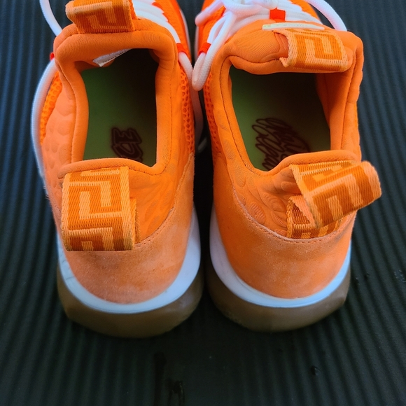 Versace Sneakers - Picture 4 of 6